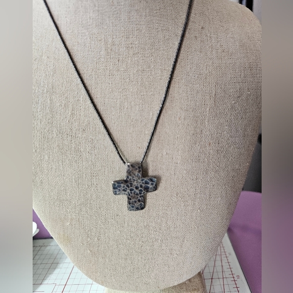 Silpada Hammered Cross Necklace 925 - Picture 5 of 10